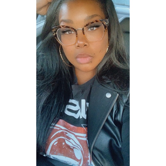 Meet your Posher, Shanisha - Picture 3 of 17